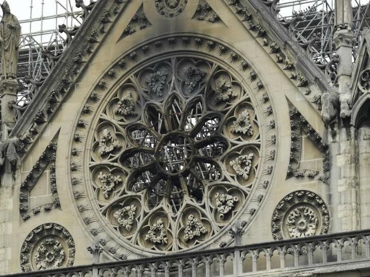 Ces partis de restauration permettent de garantir l’authenticite, l’harmonie et la coherence de ce chefd’?uvre de l’art gothique. La CNPA a approuve a l’unanimite ces recommandations.