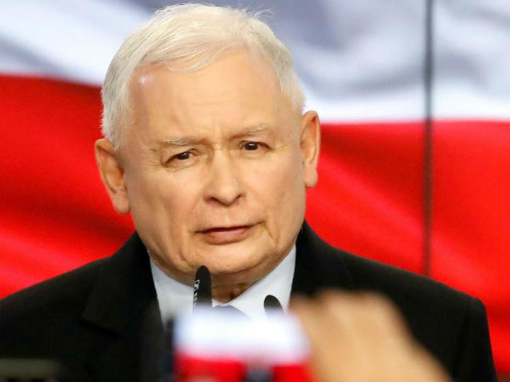 While the dominant parties have cemented their power both in Hungary and Poland, the elections of last Sunday signal that the regimes built by Jaroslaw Kaczynski and Viktor Orban are on the defence.