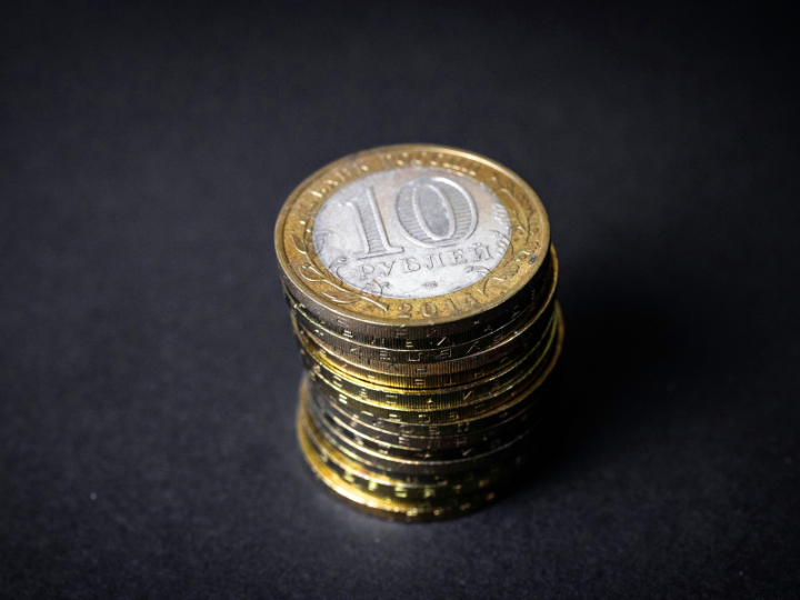 Under the G7 plans, profits from the Russian immobilised assets held in the EU would service the interest and could also pay back the capital of a future loan issued to Ukraine by either the US, or the US jointly with other G7 countries, or by the EU from its budget.