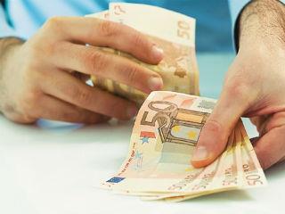 Worse, people in six of those countries – Italy, the UK, Spain, Belgium, Greece and Finland – also earned less in 2017 than they did in 2016, according to ETUI’s report Benchmarking Working Europe 2018.