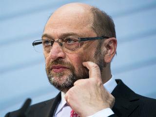 For Martin Schulz, the SPD leader, it has been disastrous. In the beginning of the week the small-town librarian turned European Parliament President came out firmly against such a grand coalition. But he was forced by his party into a humiliating U-turn, saying the SPD would after all help form a new government. Rumours are going around that he might be forced to resign, also in view of his complete lack of experience with negotiating on federal political level.