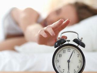 Today’s society often doesn’t allow for this type of flexibility, thus we have to conform to today’s sleep/wake schedules. It is generally thought a continuous seven to nine-hour unbroken sleep is probably best for feeling refreshed. Such a schedule may not suit our circadian rhythms however, as we desynchronise with the external 24-hour light/dark cycle.
