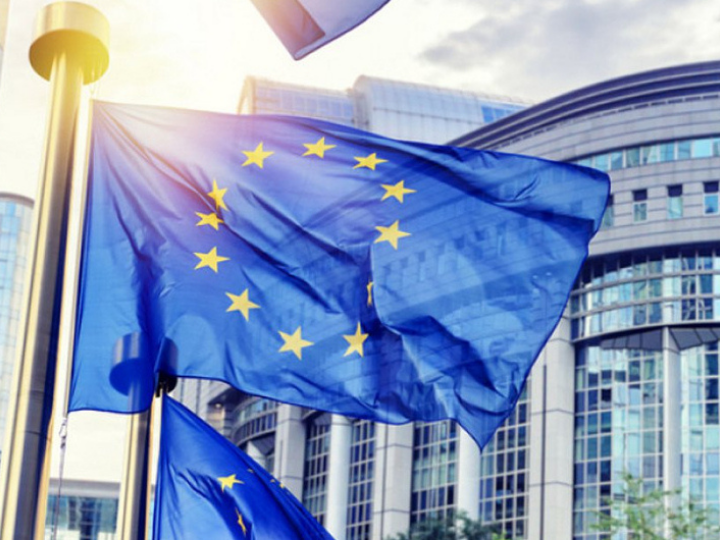 Upon taking office, President von der Leyen tasked her Commission to "ensure cross-fertilisation between civil, defence and space industries" and "focus on improving the crucial link between space and defence and security".