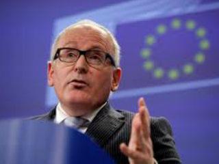 How serious is Timmermans’ brave talk? The Commission’s only weapon is the threat of removing Poland’ vote in the European Council of Heads of States and Governments. But it is very unlikely that such a move would get the backing of all EU member countries.