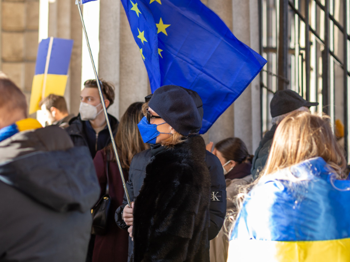 "Ahead of the European Council meeting, it now looks likely that all twenty-seven member states will in fact agree on the candidate status for Ukraine and Moldova".