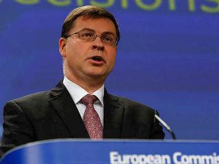 ”In many countries, what makes personal pensions products attractive are the tax incentives the state provides. What we will recommend is to provide the same tax incentives the member states are offering to the national pensions products, to ensure that users also have tax benefits when they invest in it. We hope that the proposal helps us to achieve our double aim of providing an investment product, so people can save for their pensions, and put those savings to a productive use by providing an additional source of financing for the real economy.”